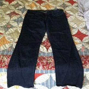 Mid Rise Boot Cut Levi’s 553 size 14